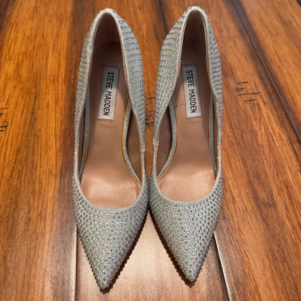 Steve Madden Shimmering Silver Pointed Heels